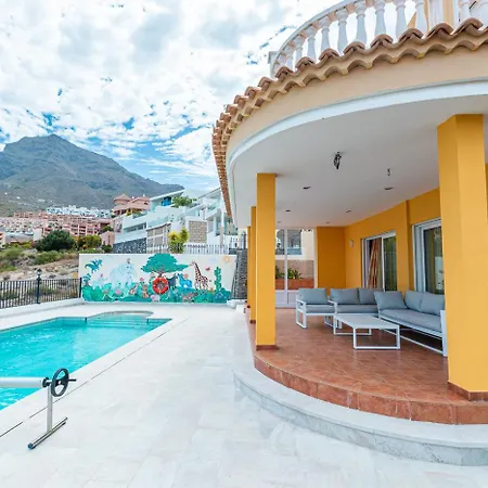 Villa With Private Pool And Magnificent Views *