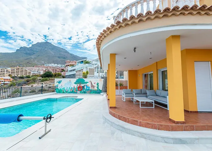 Villa With Private Pool And Magnificent Views *