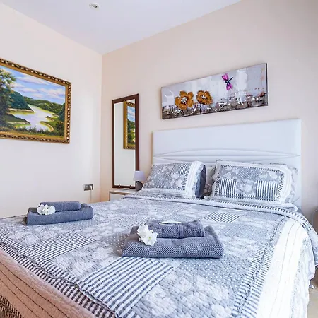 With Private Pool And Magnificent Views Villa Costa Adeje (Tenerife)